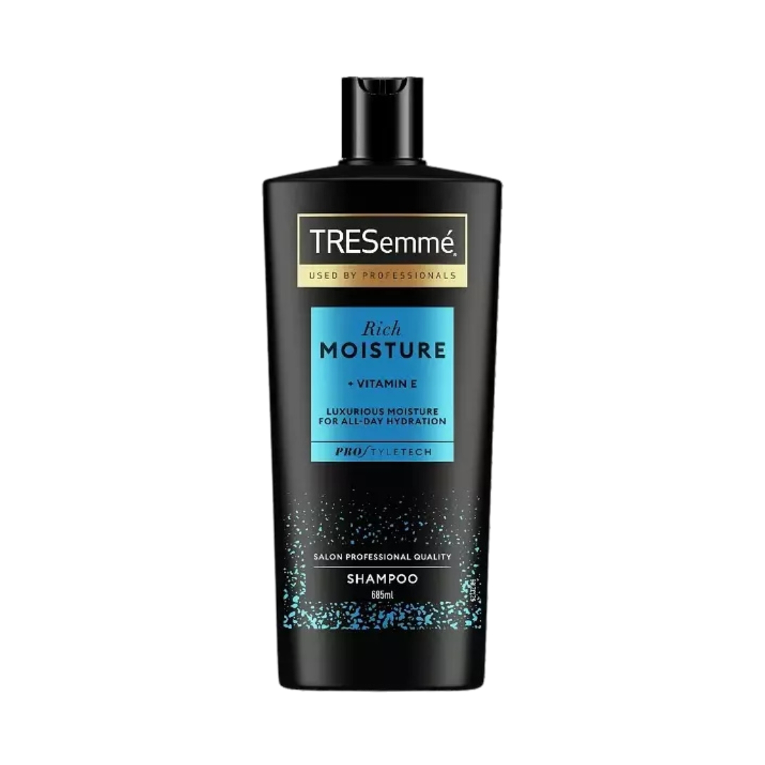 TRESemmé Rich Moisture Vitamin E Shampoo 685ml | Deep Hydration & Softness | Poland